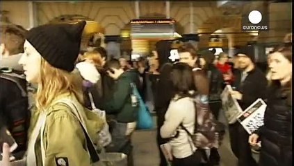 Proteste kippen umstrittene Polizeikontrollen im australischen Melbourne