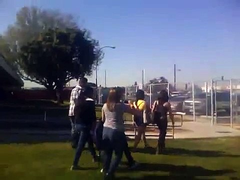 liseli kızlar kavga ediyor