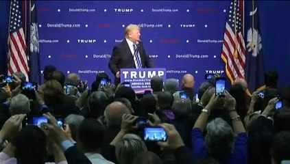 "Ce sont mes cheveux. Je le jure", Donald Trump démontre qu'il ne porte pas de postiche