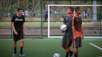 Desafio 10R: Ronaldinho Gaúcho Dominando Sua Cidade