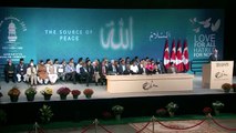 PM of Canada Stephen Harper at Ahmadiyya Muslim Community Canada's annual convention 2015