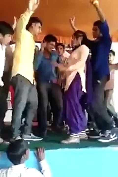 wha kia kmal ka dance ha....