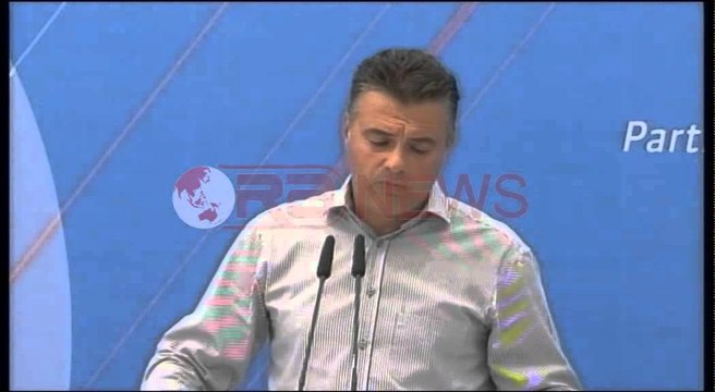 PD: Meta bleu një kryetar komune në Cërrik, qeveria i dha tender korruptiv- Ora News