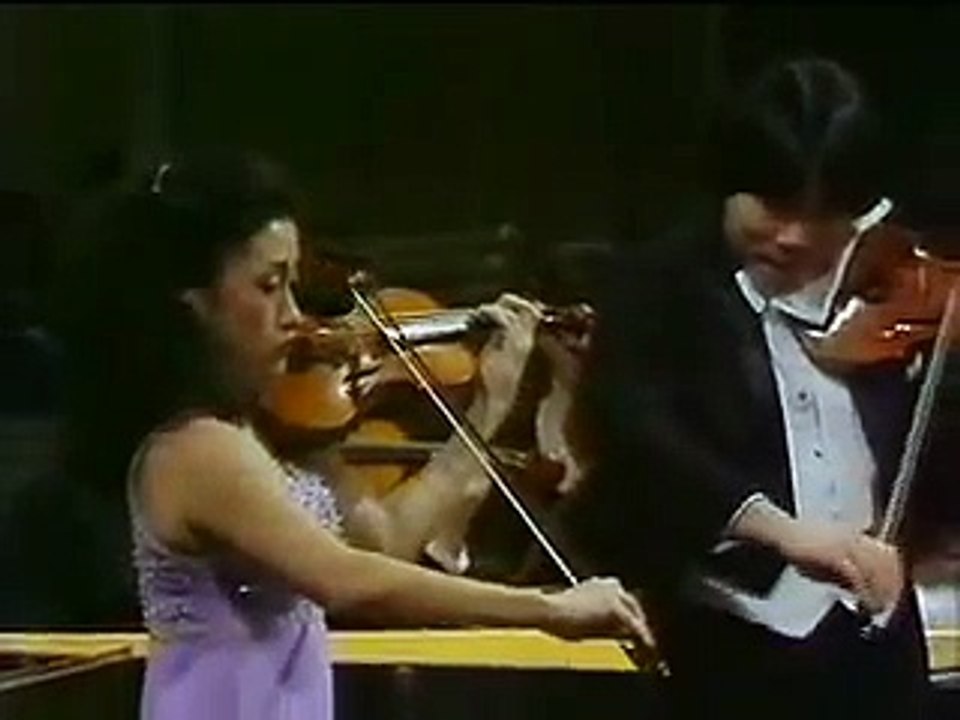 Kyung Wha Chung & Cho Liang Lin play Bach - Concerto for 2 Vs- BWV 1043