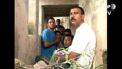 At least ten people killed as India, Pakistan trade fire