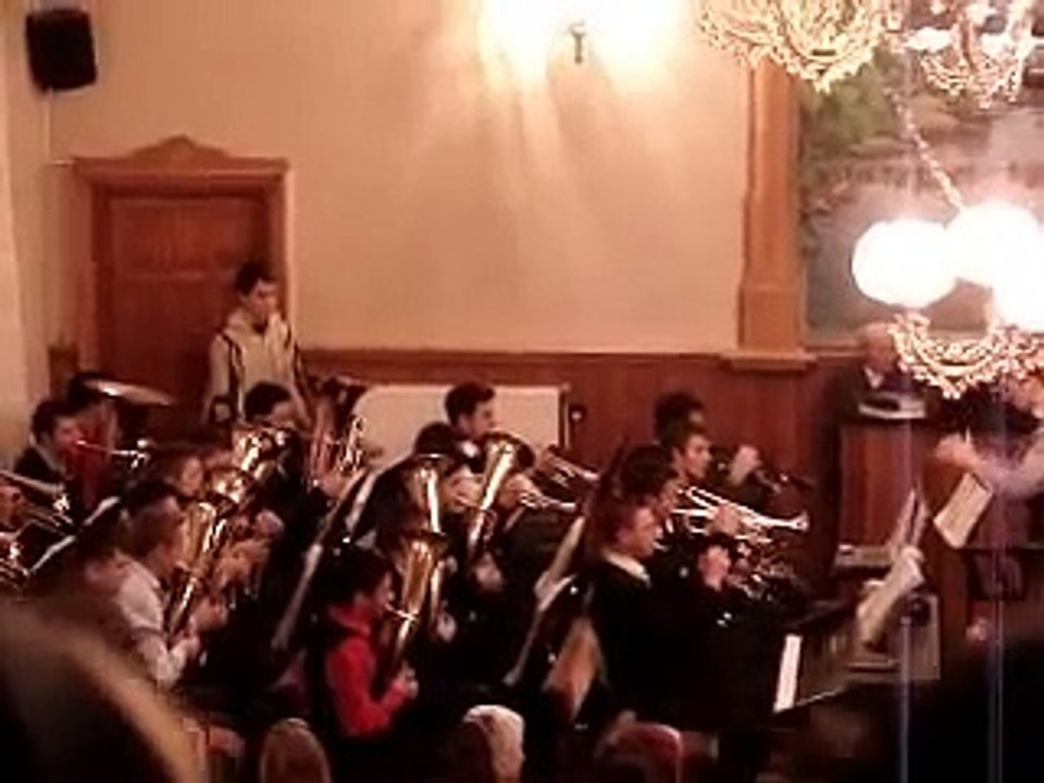 BISERICA PENTICOSTALA NADLAC - FANFARA COLINDE