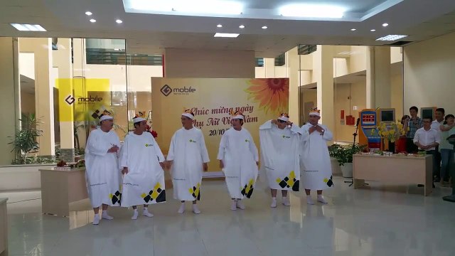 Funny Dance Ballet: Boy Dances to celebrate woman day