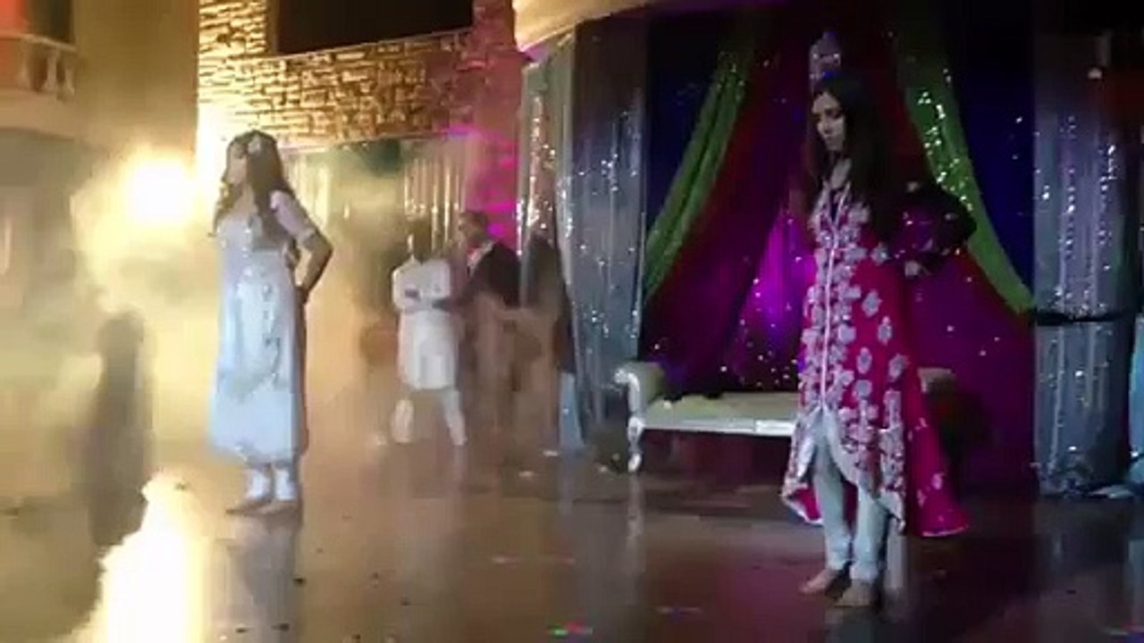 Best Dance on Mehndi ever