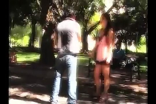 How To Attract Women Like Neil Strauss and Mystery Method