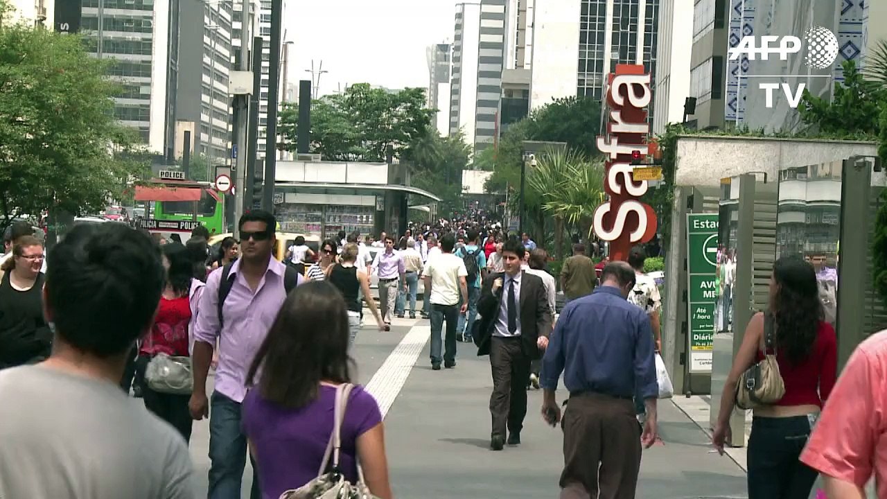 Brasil entra em recessão