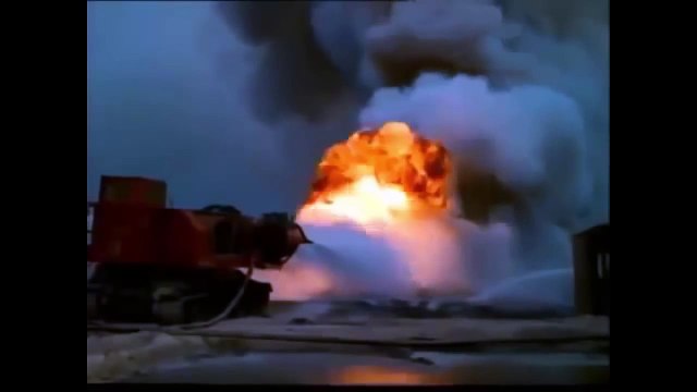 Le camion de pompier le plus puissant du monde fait avec un ancien tank