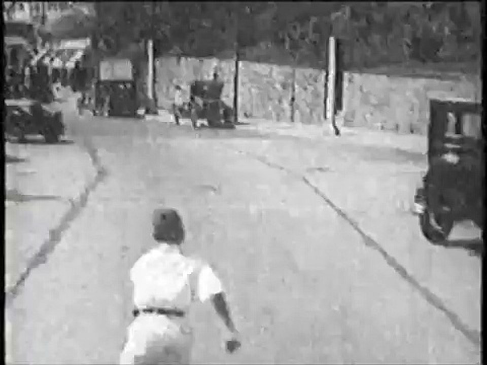 Ma & The Auto: 1920's Cars, Highways & Traffic