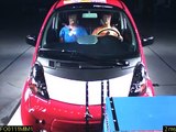 Estudio de seguridad en los coches eléctricos: crash test de Mitsubishi i-MiEV (vista frontal)