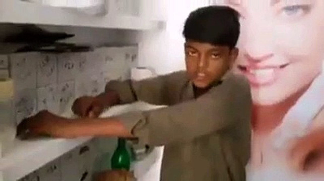 اس بچے کی آواز سنو بوہت پیاری آواز ہے