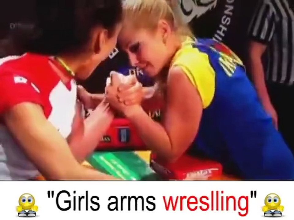 Girls arm Fight (look at the faces)