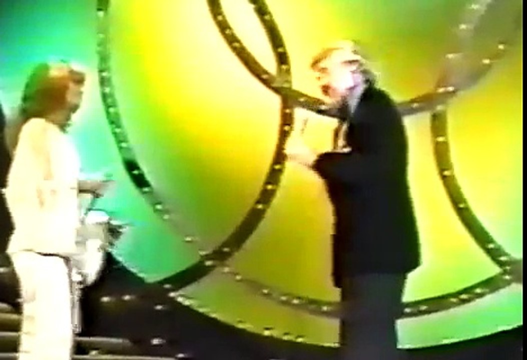 Kenny Rogers & Dottie West - 1978 country music awards - "Anyone Who Isn't Me Tonight"