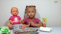 ✔ Nenuco Baby Girl Yaroslava is changing diapers of a Doll. Ярослава ухаживает за Куклой. Серия 46 ✔