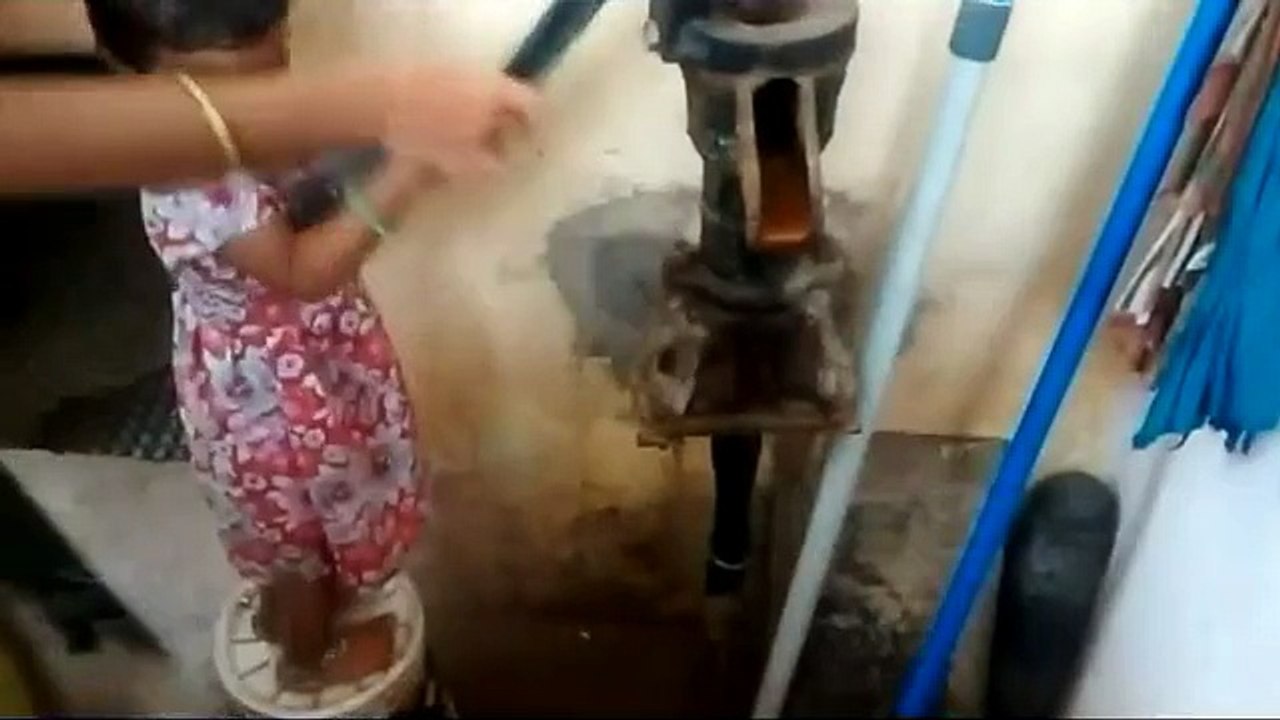 Kid Helping Mom!! Very funny..!!