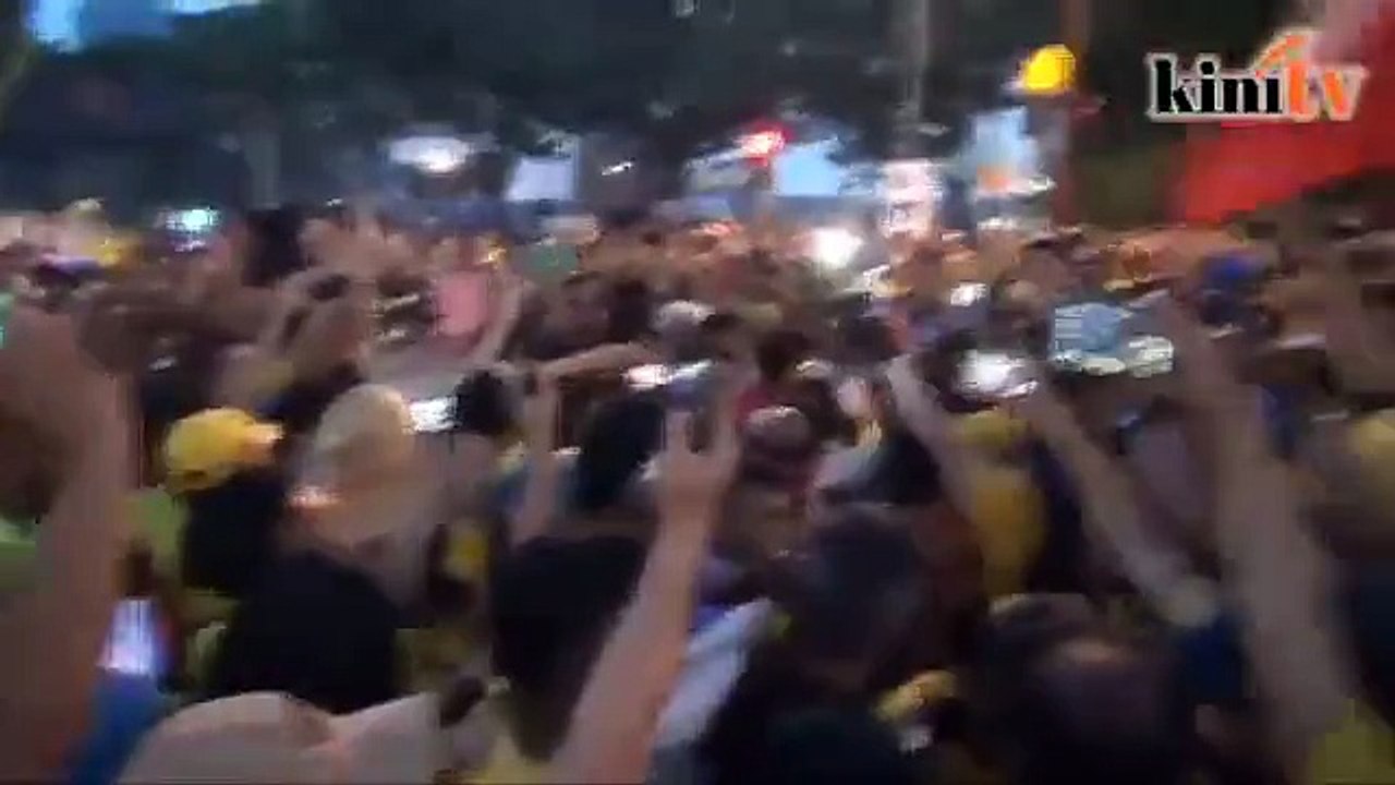 Dr Mahathir turun demo BERSIH 4