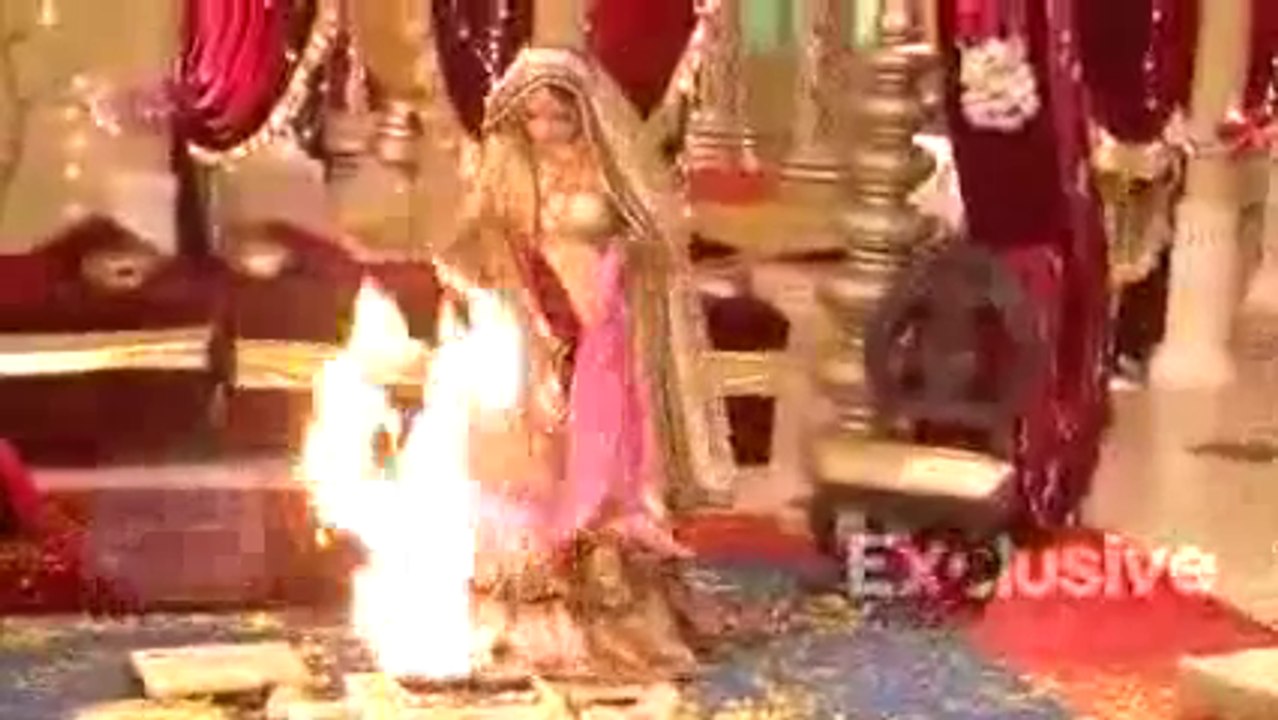 Thapki ko pata chali Bihaan ke saath hui uski shaadi jis se uusne lagai jalti aag mein chalang -29 aug 2015 - Thapki Pyaar Ki