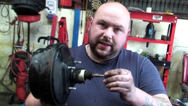 bodgit and leggit garage 2000 vw golf brake servo change