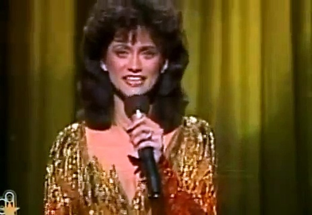 Louise Mandrell - 1983 - "Too Hot To Sleep" - country music awards.