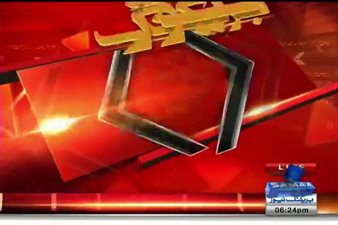 Check out Funny Response of Imran Khan when crowd started chanting "Diesel Diesel"