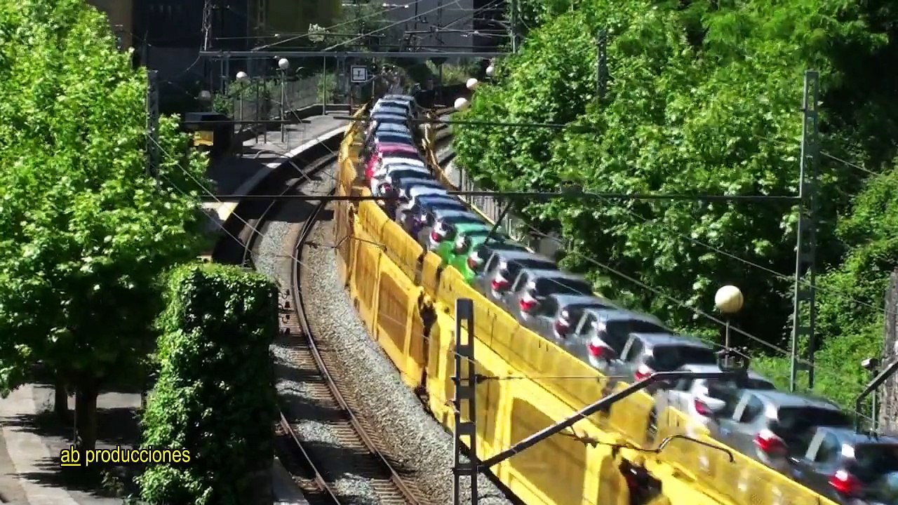 TRAINSPOTTING (VOL. 158). Música: Hook Soundtrack Suite.