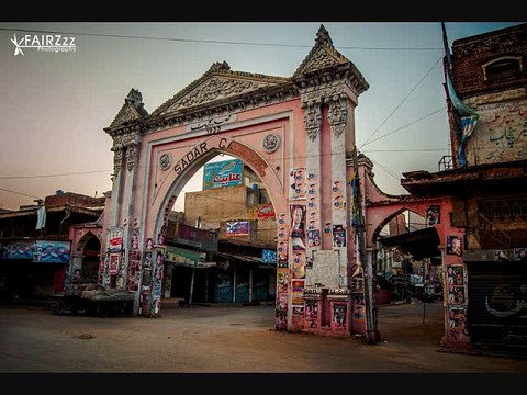 Dr. Ejaz Malik from Mandi Baha-ud-din talked about his city in Jeevey Pakistan's Program Mera Shehar .