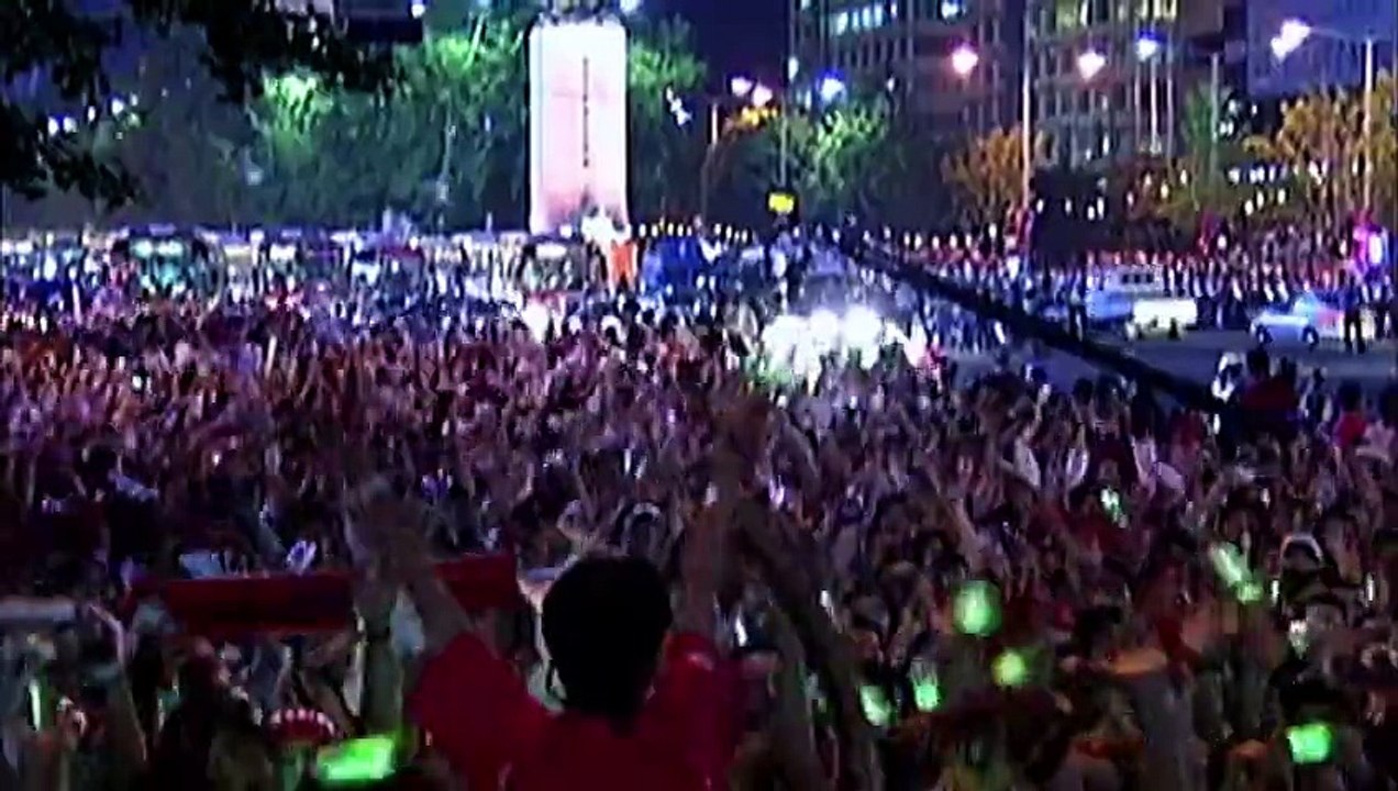 Shakira - Waka Waka (This Time For Africa) (The  2010 Fifa World Cup™ Song)