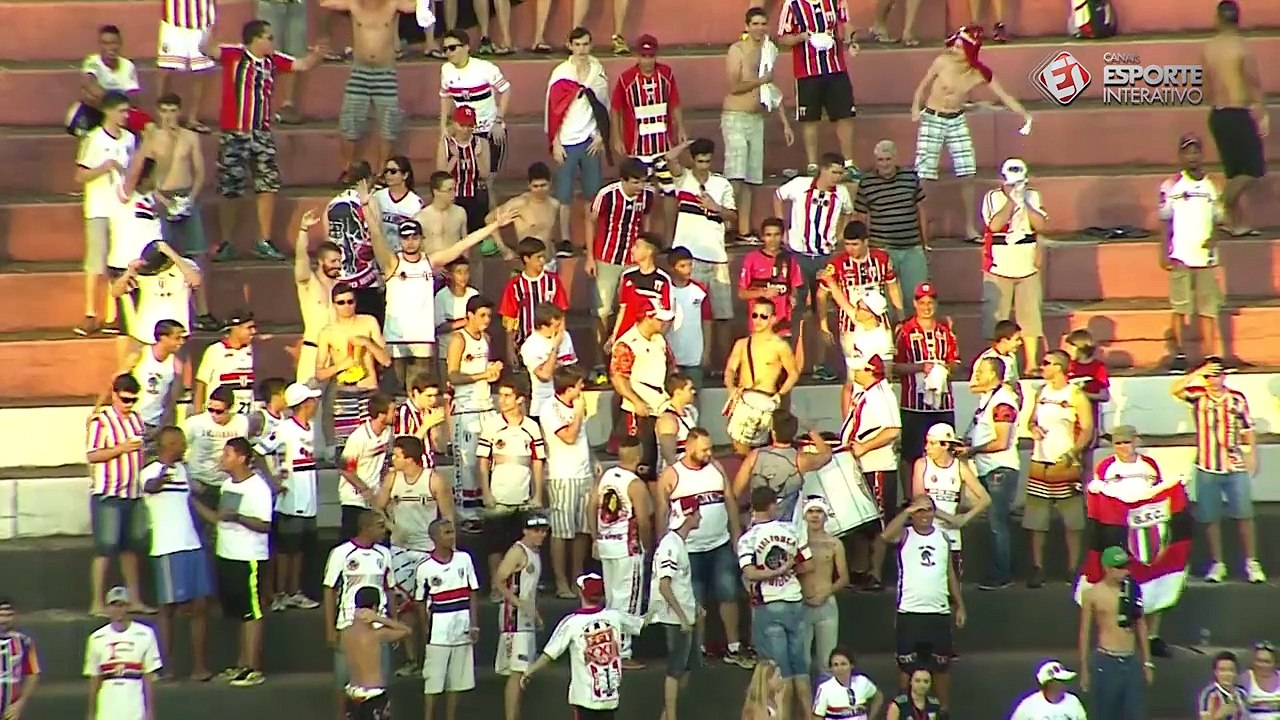 Vitor Hugo se antecipa ao zagueiro e faz o terceiro do Botafogo-SP
