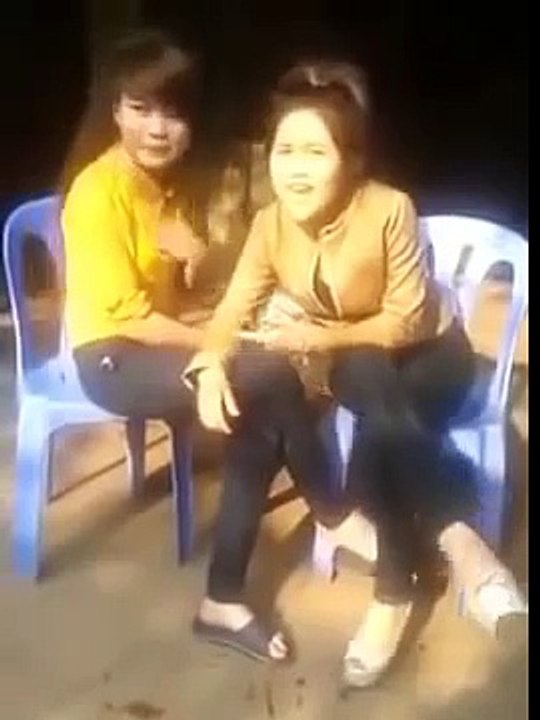 Hay Tube - Hai Em Gái Xinh Thể Hiện Đẳng Cấp Hút Thuốc Lào - Việt Nam Bá Đạo