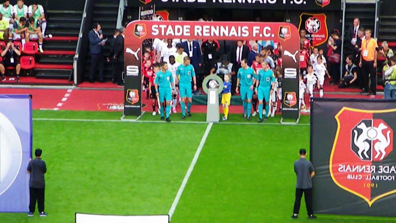 29/08/15 : SRFC-TFC : entrée des équipes