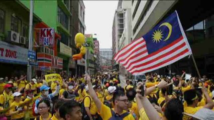 Miles de malasios exigen en las calles la dimisión del primer ministro