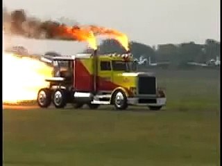 Скачать видео: Jet Truck Dragster Il Camion Più Veloce Del Mondo