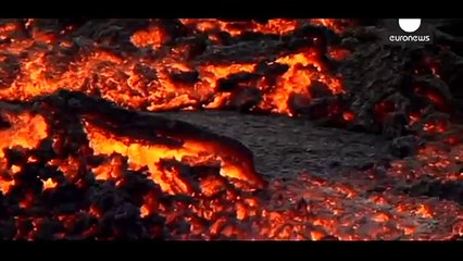 Video herunterladen: Video  Iceland volcano spews lava fountains of up to 100m Bardarbunga eruption