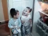 Bebeklerin yoğurt savaşı =
