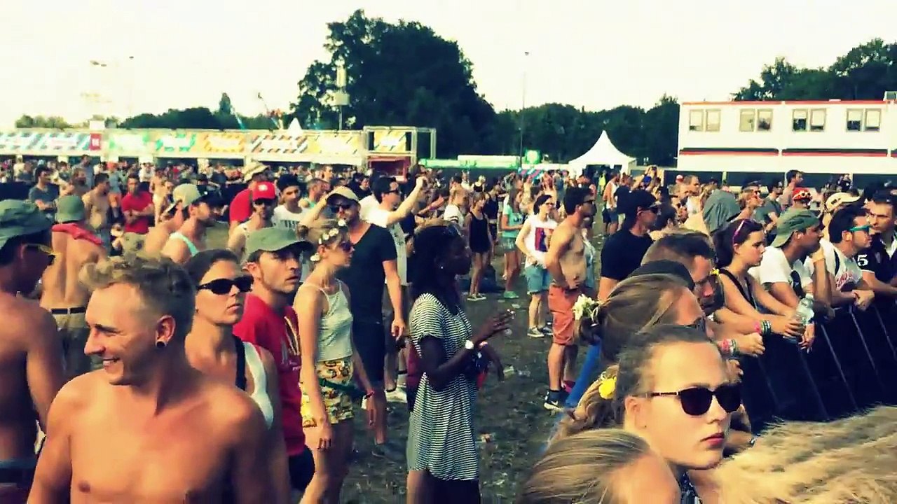 Twenty One Pilots - car radio live at Pukkelpop 2015