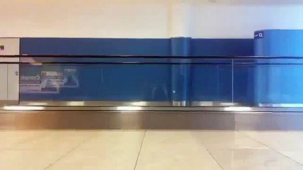 Havaalanında bisiklet sürmek  =