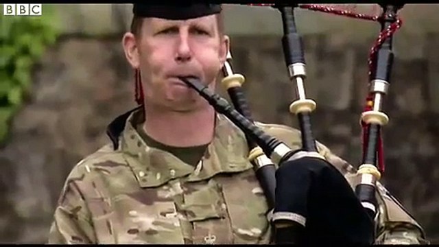 BBC News ScotlandArmy pipers and drummers honoured with Edinburgh statue YouTube