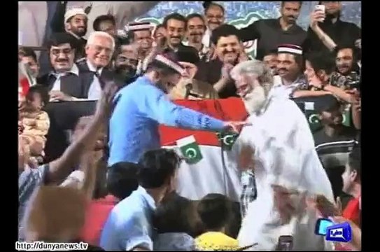 Dekhain PTI MQM Aur Dosrey Siyssi jamat kay Dancer Babas