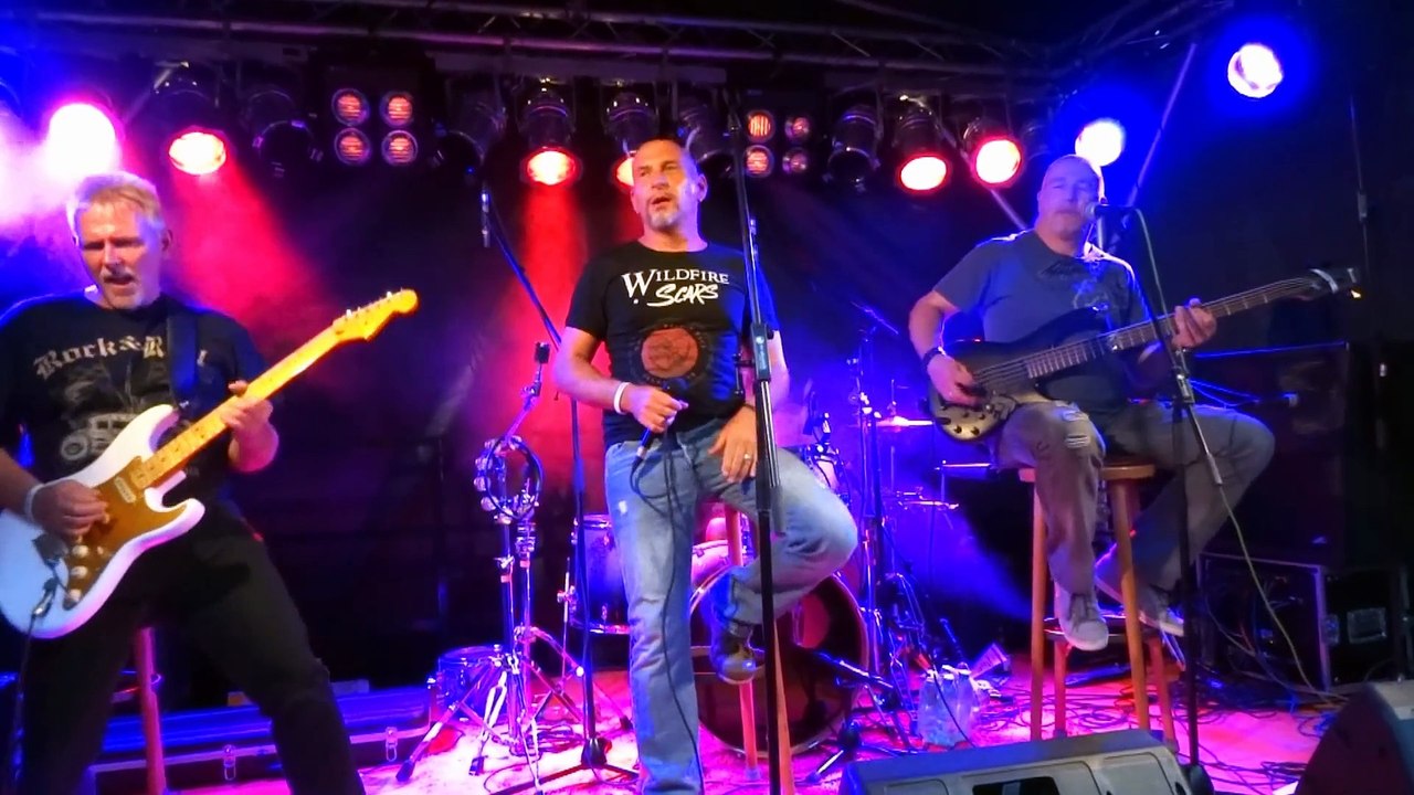 Drunk Monkeys On Crack "Unplugged" auf dem Pflasterfest 2015