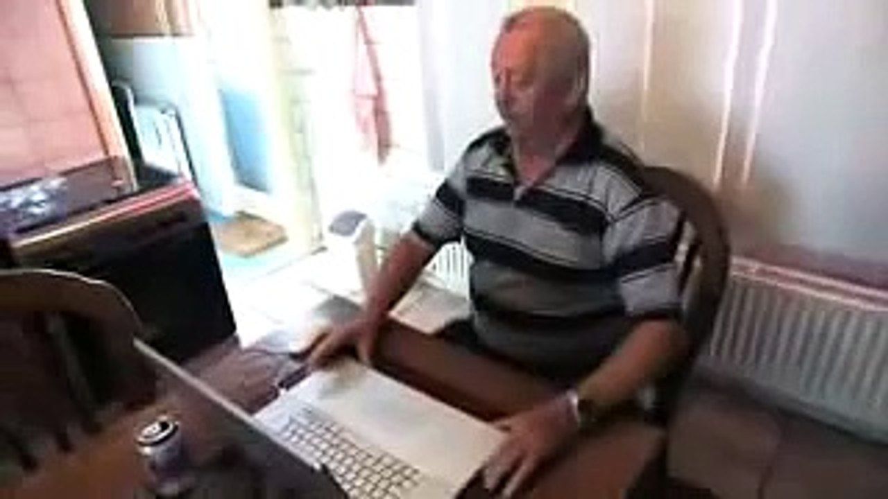 Tiny en Lau maken ruzie over de voetbalpoule !