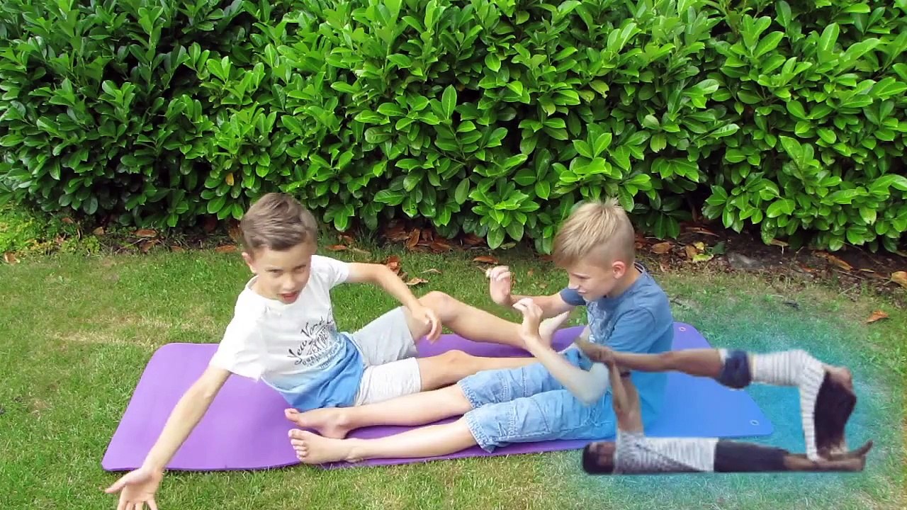 YOGA CHALLENGE!| HeastyCZ & Lakyn