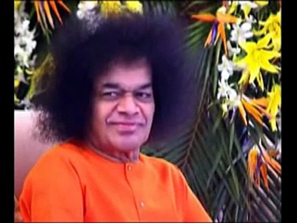 Sundararupaya - Sathya Sai Baba darshan video