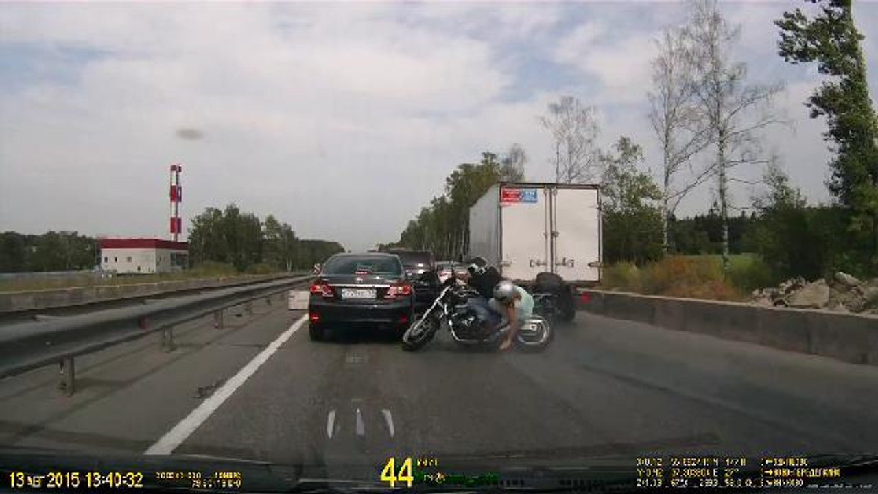 Best car crash compilation | Compilation d'acci...