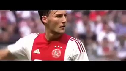 أياكس يسحق دن هاغ برباعية