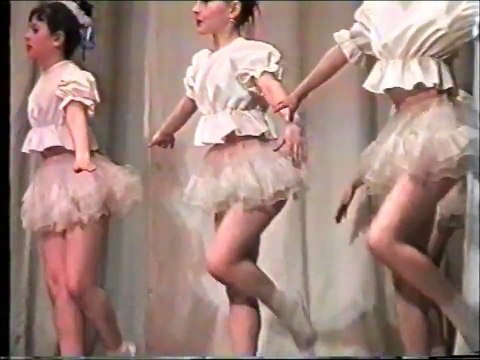 Детский танец - КУРОЧКИ / Children's dance - Chicken / La danza de los niños - de pollo