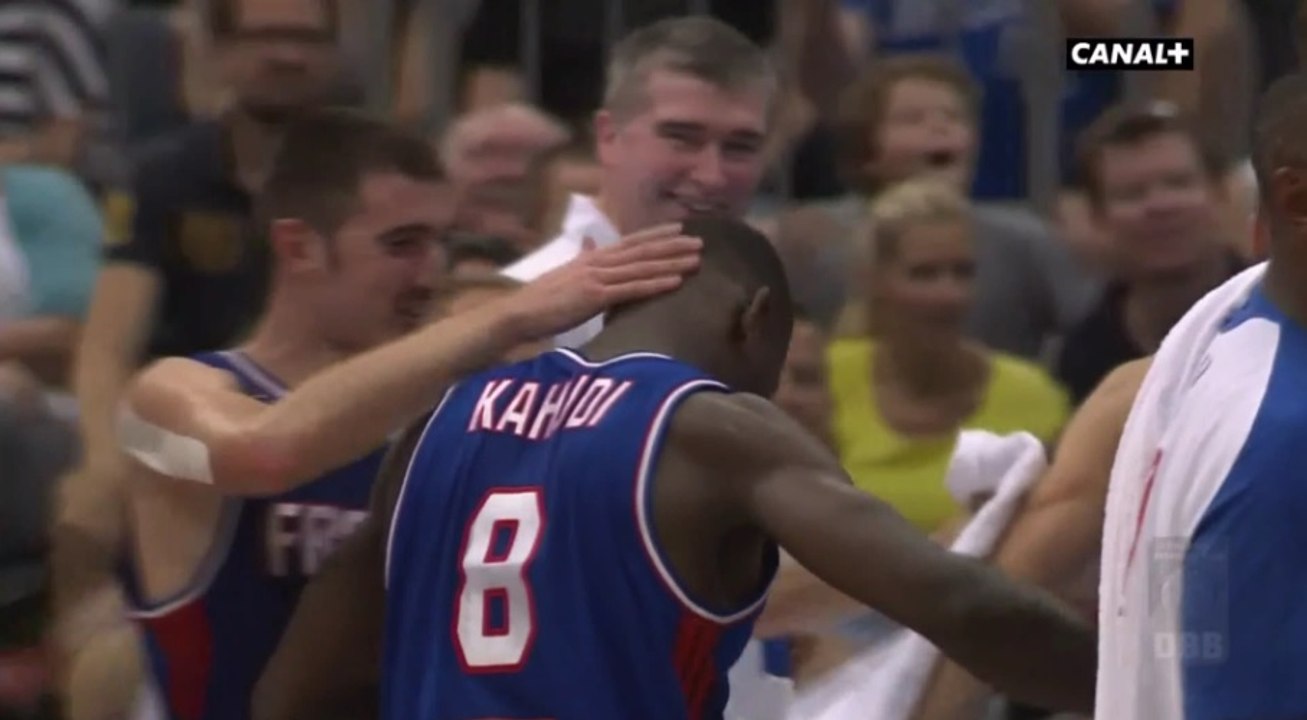 Le panier totalement incroyable de Charles Kahudi au buzzer !