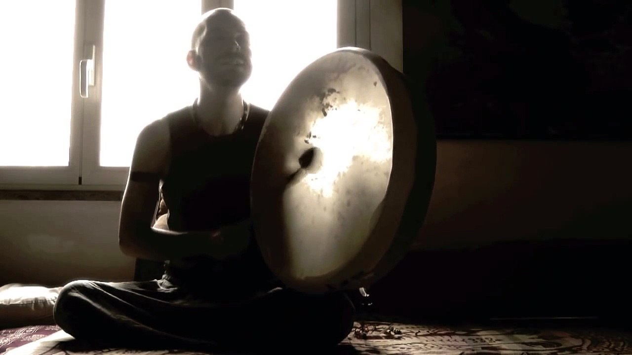 Emesh (tamburo sciamanico)  &  Dronadev in SadaShiva bhajan